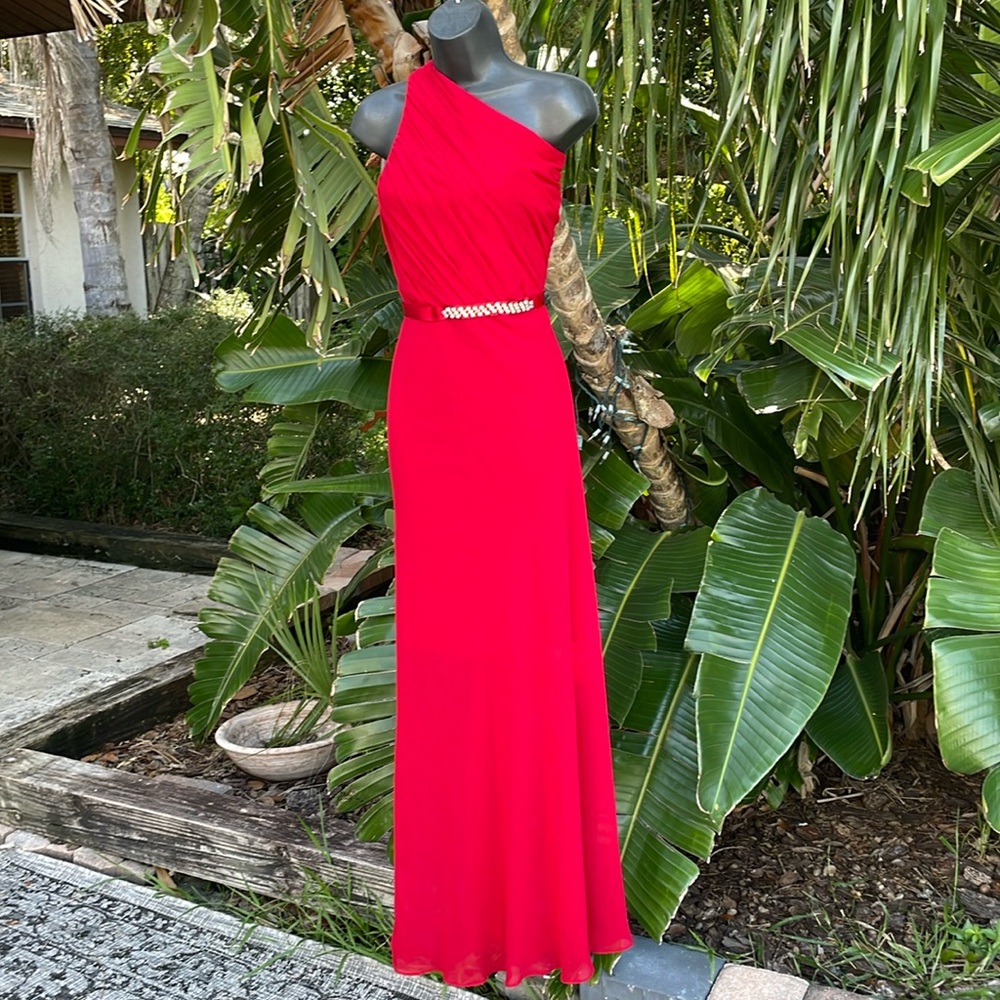 MSK One shoulder rhinestone, Accent gown